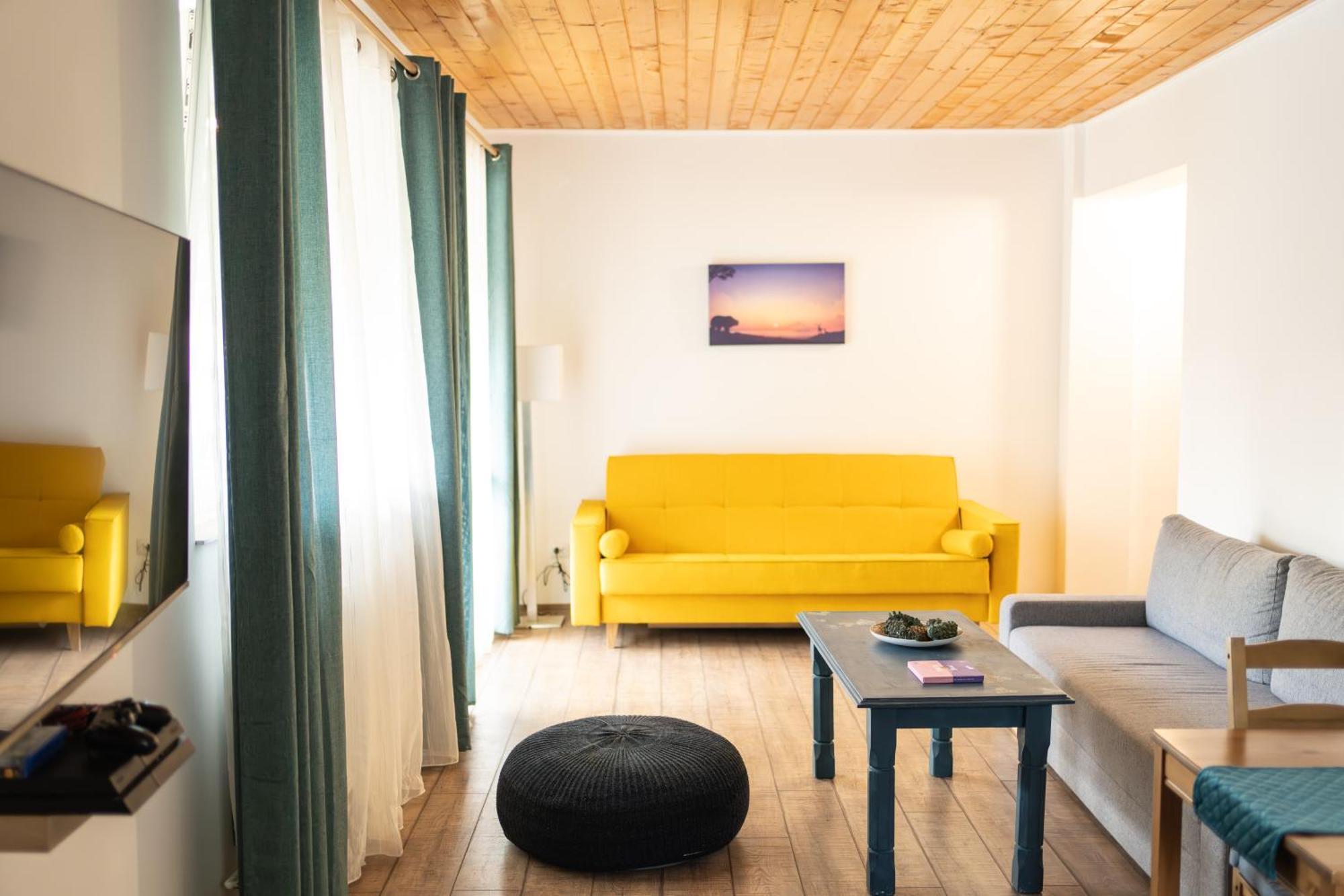 פויאנה ברשוב Dinvis Apartments מראה חיצוני תמונה