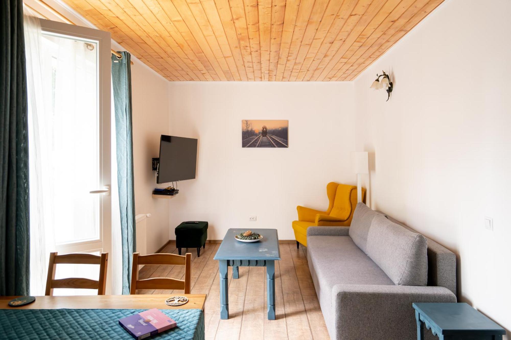 פויאנה ברשוב Dinvis Apartments מראה חיצוני תמונה
