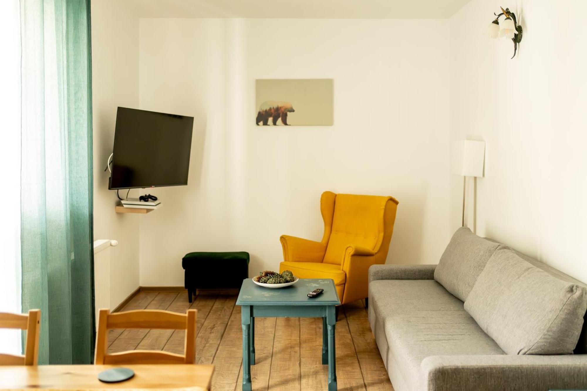 פויאנה ברשוב Dinvis Apartments מראה חיצוני תמונה