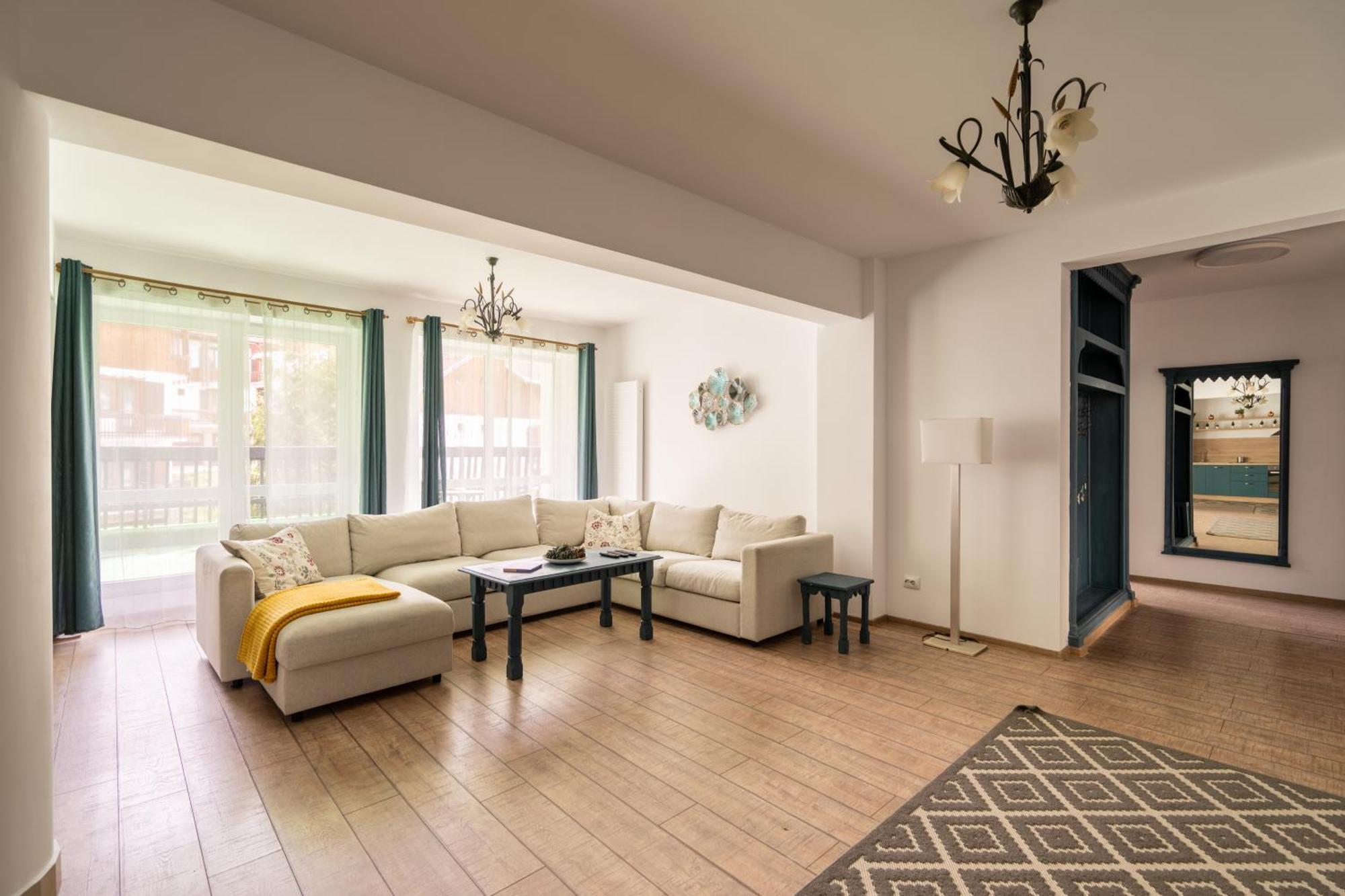 פויאנה ברשוב Dinvis Apartments מראה חיצוני תמונה