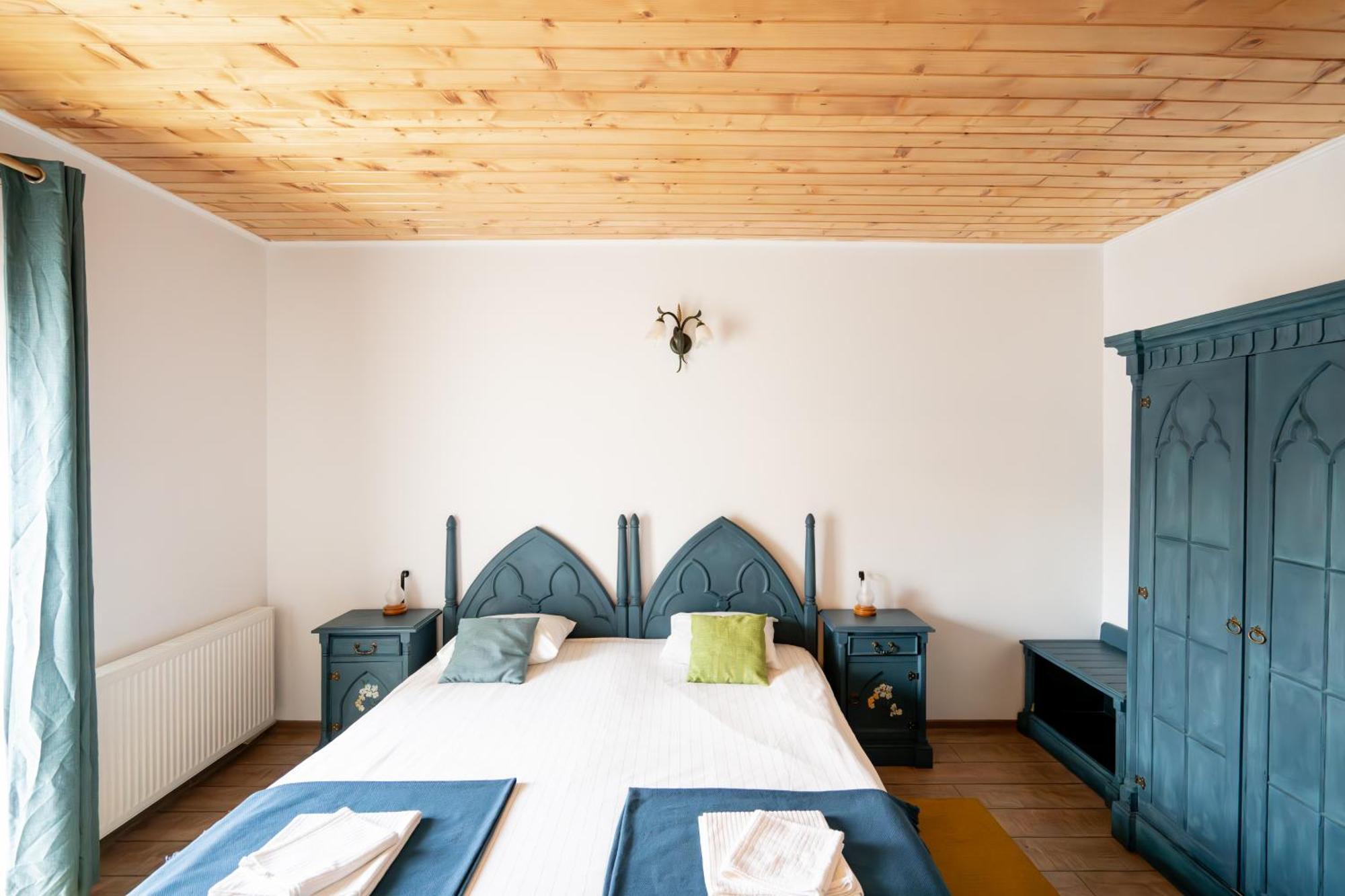 פויאנה ברשוב Dinvis Apartments מראה חיצוני תמונה