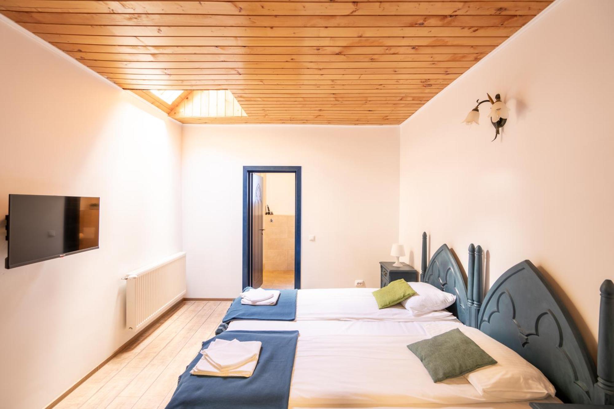פויאנה ברשוב Dinvis Apartments מראה חיצוני תמונה