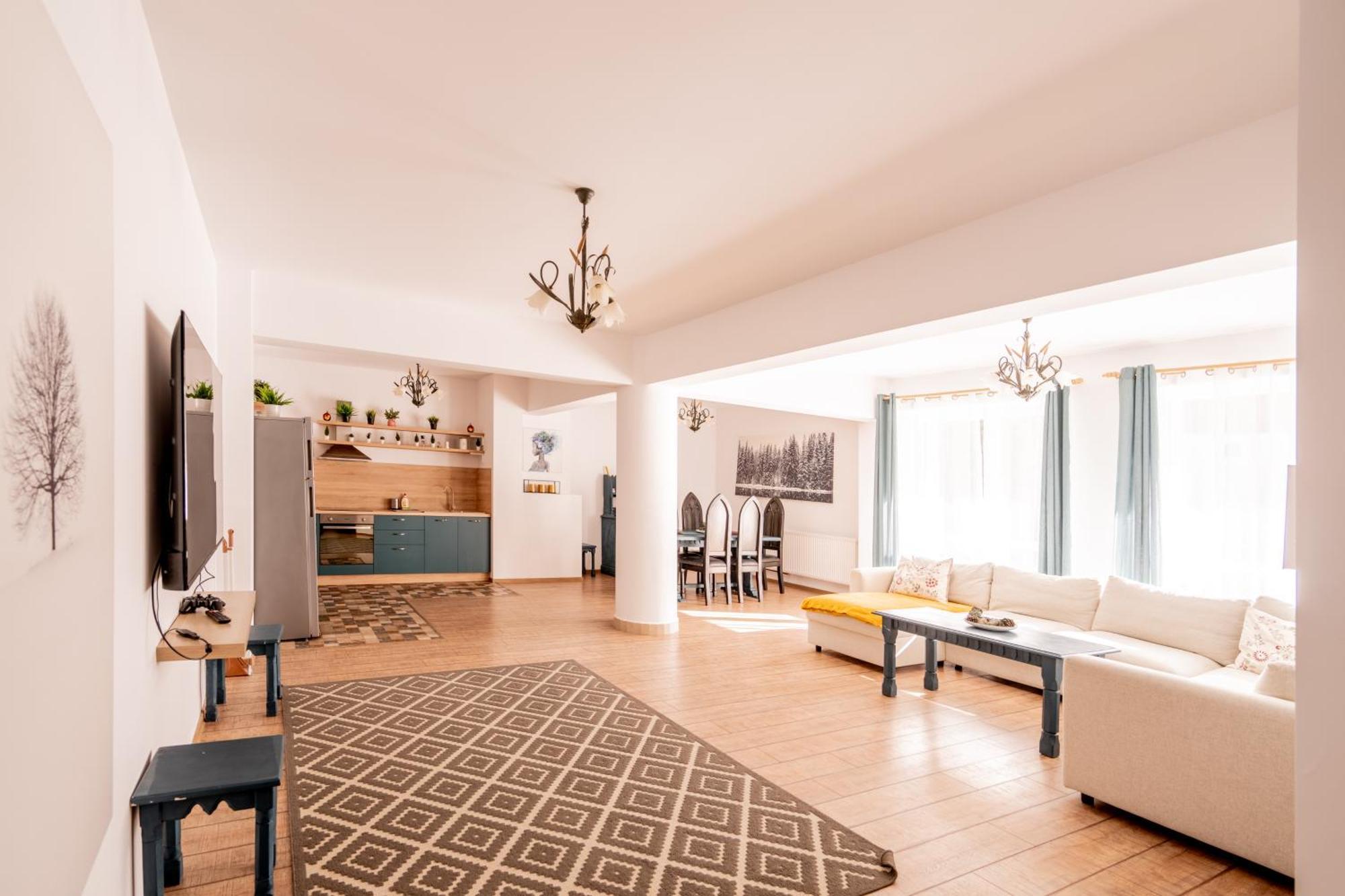 פויאנה ברשוב Dinvis Apartments מראה חיצוני תמונה