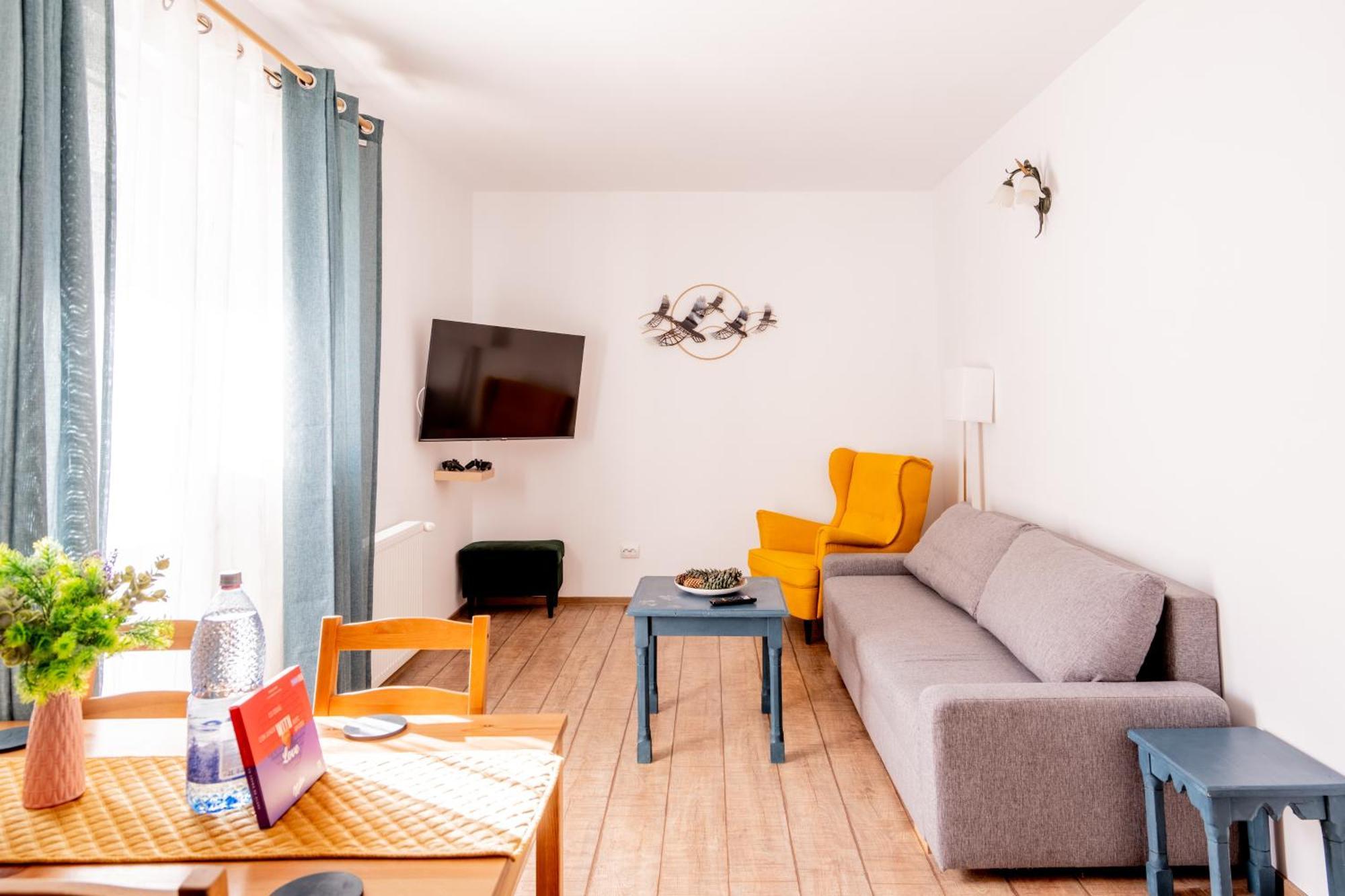 פויאנה ברשוב Dinvis Apartments מראה חיצוני תמונה