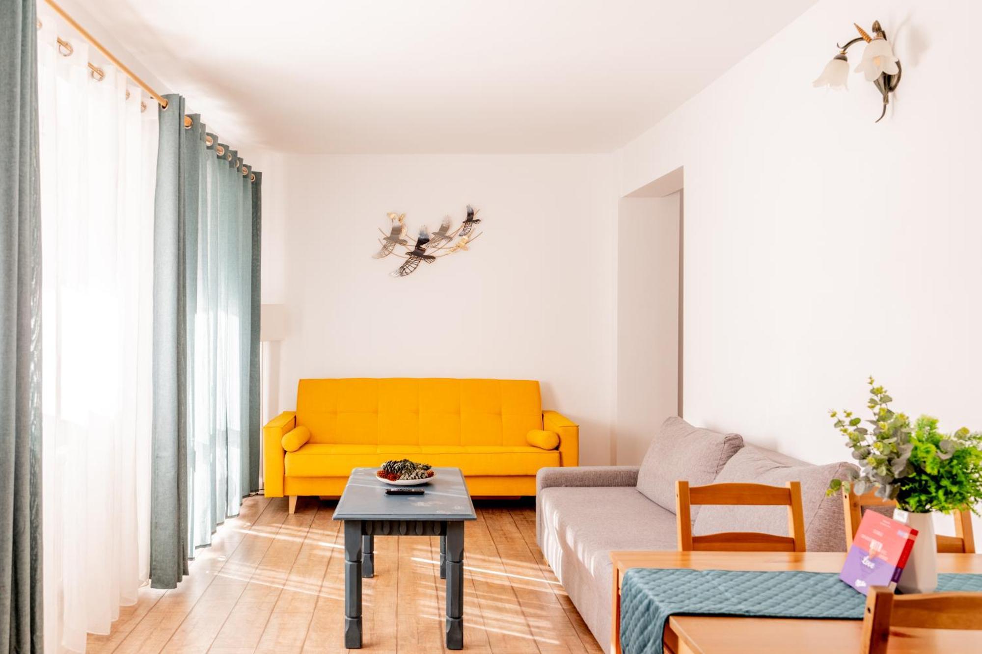 פויאנה ברשוב Dinvis Apartments מראה חיצוני תמונה