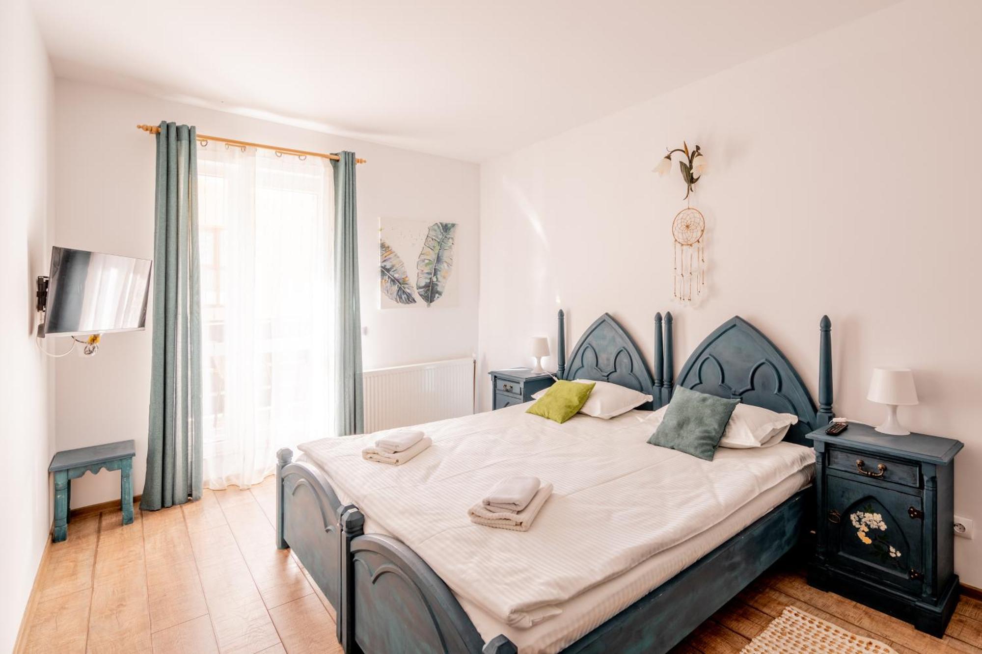 פויאנה ברשוב Dinvis Apartments מראה חיצוני תמונה