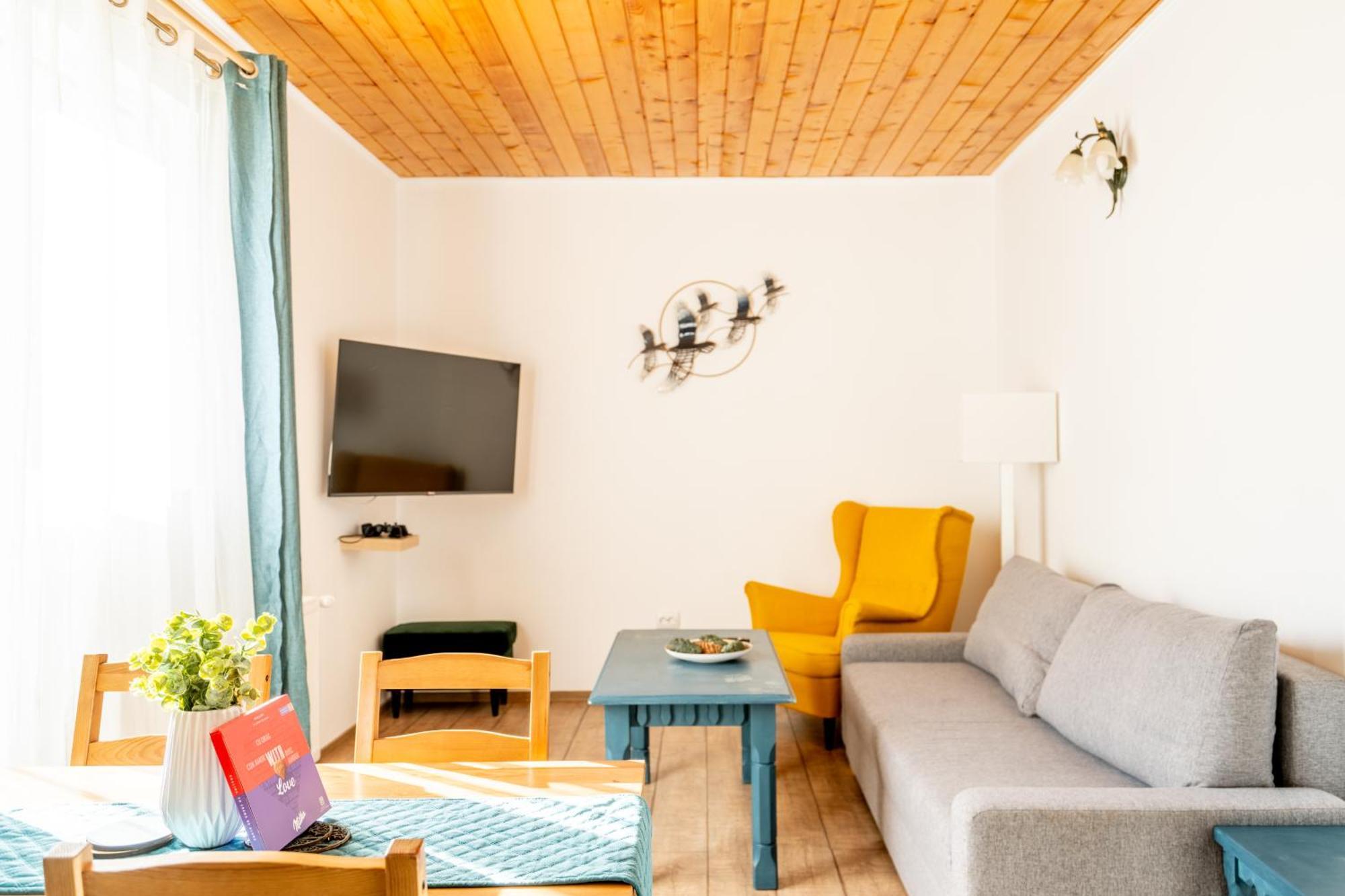 פויאנה ברשוב Dinvis Apartments מראה חיצוני תמונה