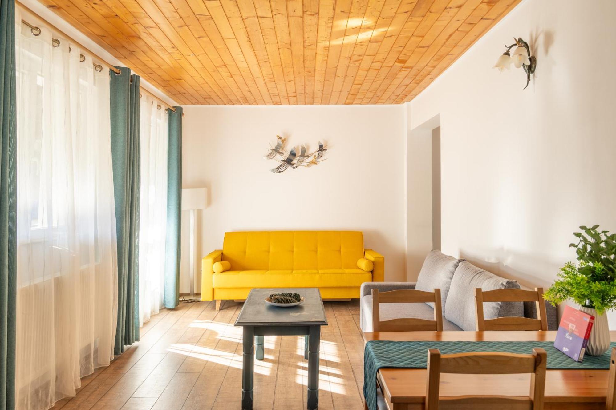 פויאנה ברשוב Dinvis Apartments מראה חיצוני תמונה